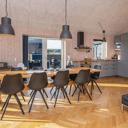 10 Person Holiday Home In הדרסלב מראה חיצוני תמונה