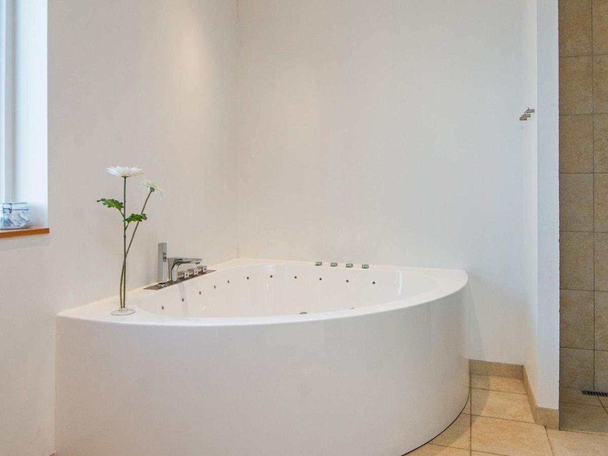 10 Person Holiday Home In הדרסלב מראה חיצוני תמונה